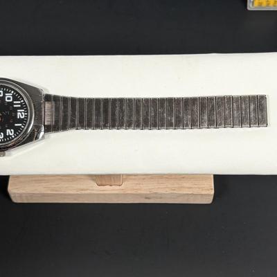 LOT 154: E. Howard Radio Controlled Watch, Van Heusen Collection, Watch Bands & More