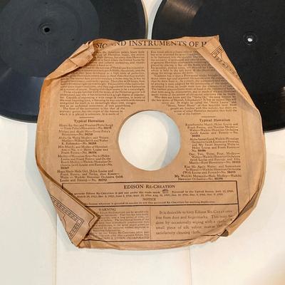 LOT 165: Large Collection of Vintage / Antique Edison Disc Records