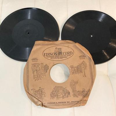 LOT 165: Large Collection of Vintage / Antique Edison Disc Records