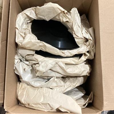 LOT 165: Large Collection of Vintage / Antique Edison Disc Records