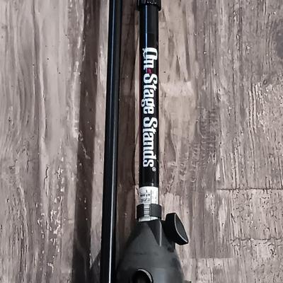 LOT 191: LS Pro PhotoStudio Softbox, Cowboy Studio Gatsby Backdrop, Neewer Reflector, Easel & More