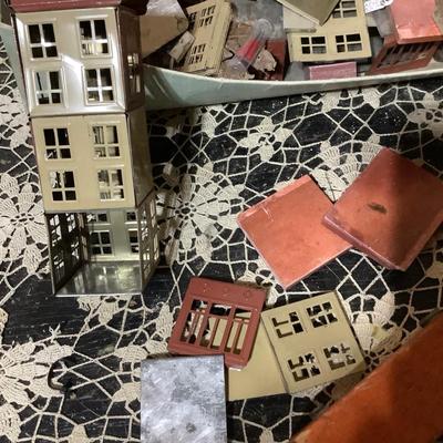 Sale Photo Thumbnail #252: You get vintage metal building pieces.  Not sure what it all builds.