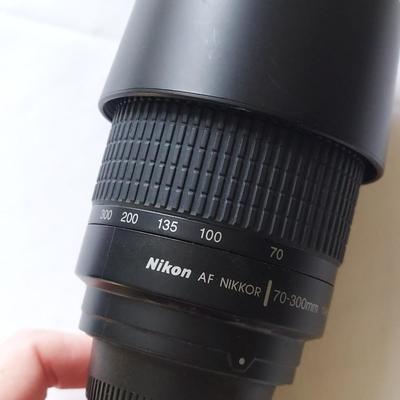 Vivitar Auto Focus Flash & Nikon AF Nikkor 70-300mm Lens (BP-BBL)