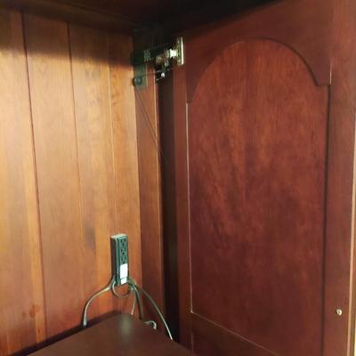 Chippendale Style Entertainment Armoire (BP-BBL)