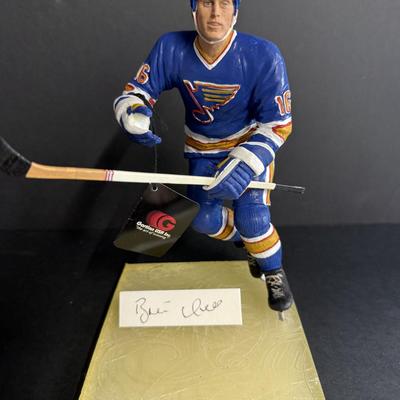 Brett Hull Autographed Figurine #717/959