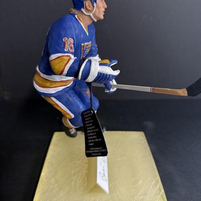 Brett Hull Autographed Figurine #717/959