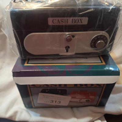 Sale Photo Thumbnail #1318: new in box.  The receipt is even in there…they paid $15 for this at kaspers.