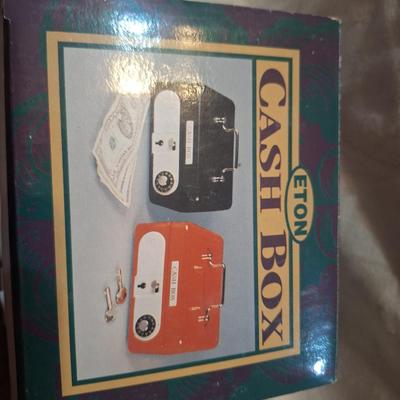 Sale Photo Thumbnail #1321: new in box.  The receipt is even in there…they paid $15 for this at kaspers.