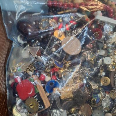 Sale Photo Thumbnail #1375: many are broken and mismatched 