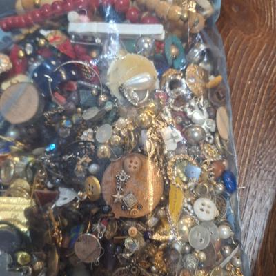 Sale Photo Thumbnail #1374: many are broken and mismatched 