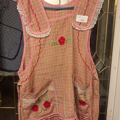 Sale Photo Thumbnail #1281: Vintage aprons