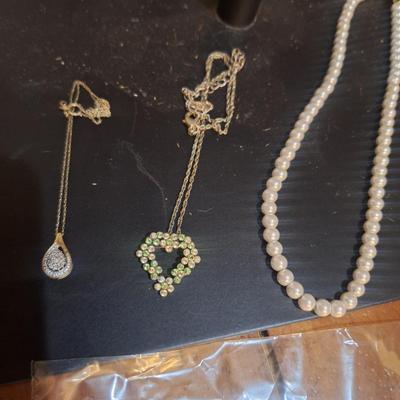 Sale Photo Thumbnail #1397: the smallest one is tangled and they are bagged together so likley to tangle more.