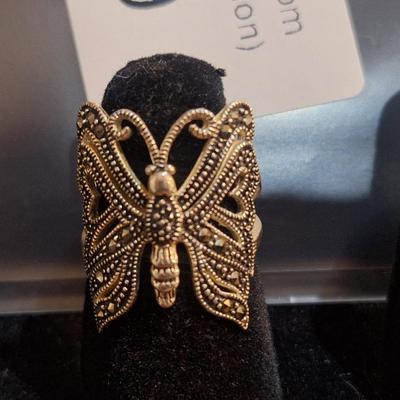 Sale Photo Thumbnail #1476: it's signed but  we can't make out the mark- maybe Lv?  