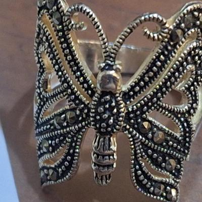 Sale Photo Thumbnail #1475: it's signed but  we can't make out the mark- maybe Lv?  