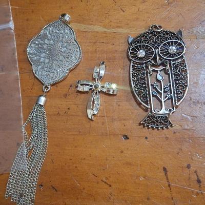 Sale Photo Thumbnail #1505: 3 pendants