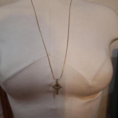 Sale Photo Thumbnail #1512: necklace with crucifix pendant