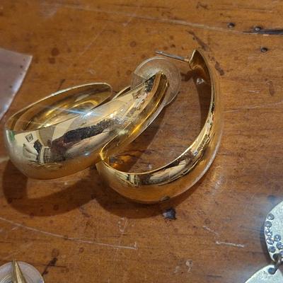 Sale Photo Thumbnail #1528: earring bundle