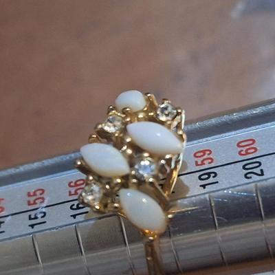 Sale Photo Thumbnail #1529: costume ring size 8\