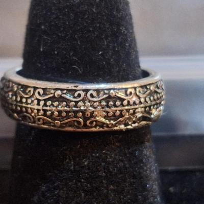 Sale Photo Thumbnail #1534: vintage ring size 6.5