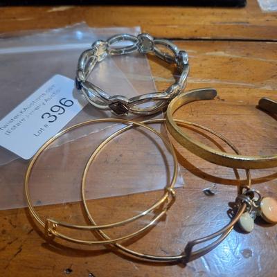 Sale Photo Thumbnail #1537: bracelets