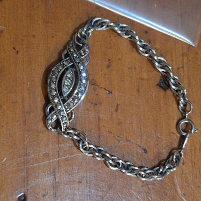 Sale Photo Thumbnail #1551: bracelet- vintage 