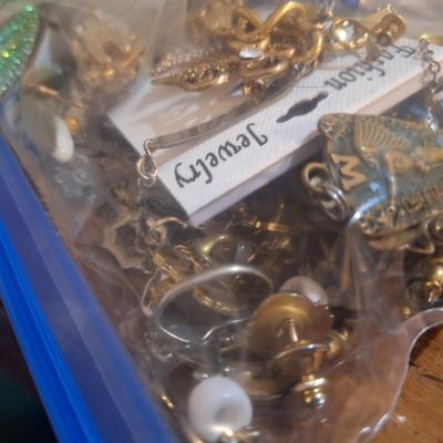 Sale Photo Thumbnail #1579: some are broken, tangled or mismatched