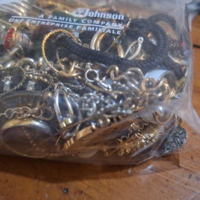 Sale Photo Thumbnail #1581: some are broken, tangled or mismatched