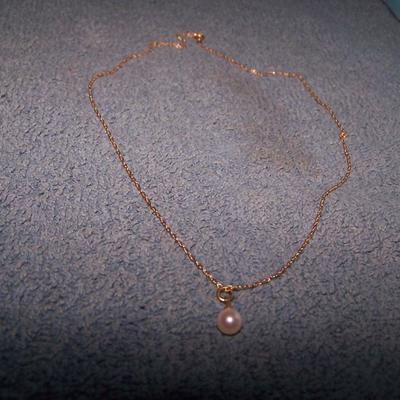 LOT 17 LOVELY VINTAGE 14K GOLD & PEARL NECKLACE