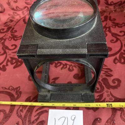 Fold Up Magnifying Glass