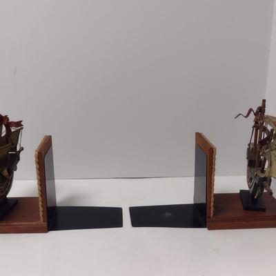 Pair of Ship Design Bookends- Nina and Santa Maria