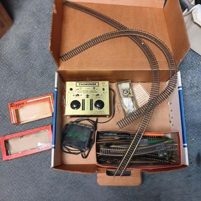 MINIATURE HO MODEL TRAINS