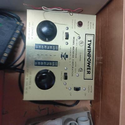 MINIATURE HO MODEL TRAINS