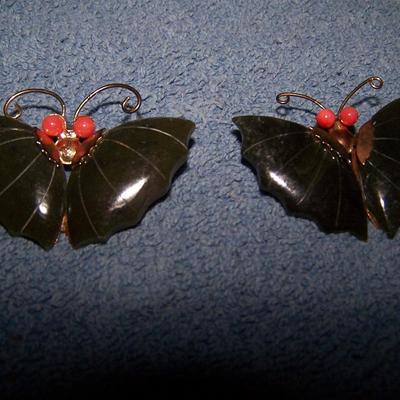 LOT 22 BEAUTIFUL VINTAGE PINS JADE AMBER CORAL PEARLS