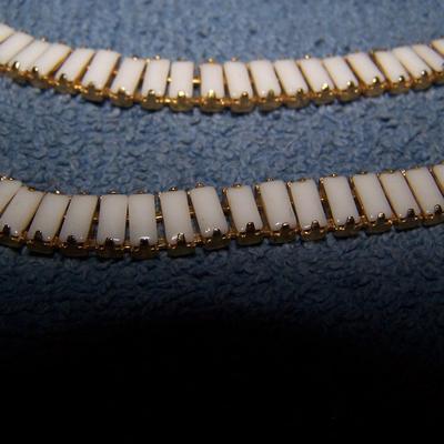 LOT 24 LOVELY VINTAGE RHINESTONE NECKLACES