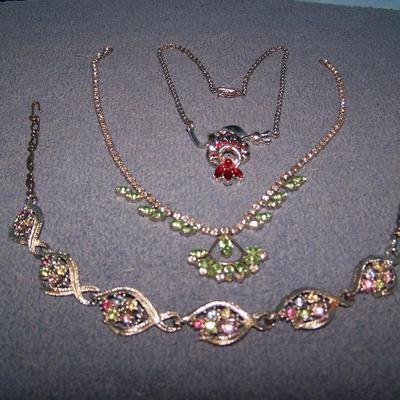 LOT 25 MORE LOVELY VINTAGE RHINESTONE NECKLACES