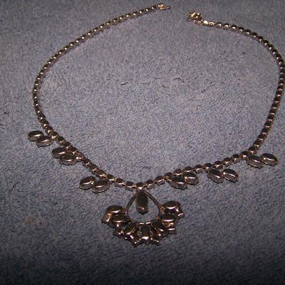 LOT 25 MORE LOVELY VINTAGE RHINESTONE NECKLACES