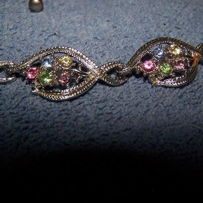 LOT 25 MORE LOVELY VINTAGE RHINESTONE NECKLACES