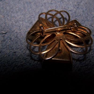 LOT 26 WILD & CRAZY RHINESTONE PINS