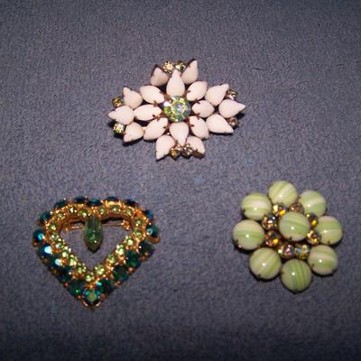 LOT 27 LOVELY VINTAGE RHINESTONE PINS
