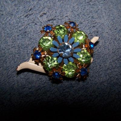 LOT 28 GREAT VINTAGE RHINESTONE PINS