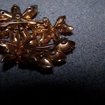 LOT 28 GREAT VINTAGE RHINESTONE PINS