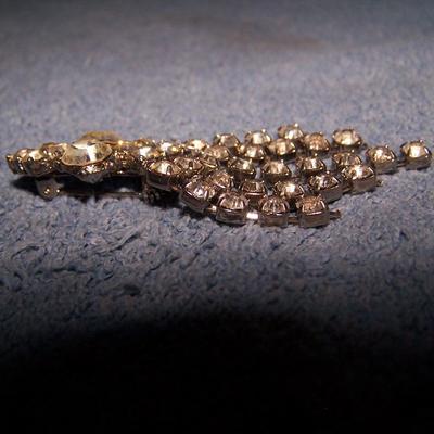 LOT 29 LOVELY VINTAGE RHINESTONE PINS