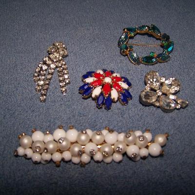LOT 29 LOVELY VINTAGE RHINESTONE PINS