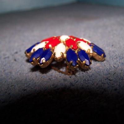 LOT 29 LOVELY VINTAGE RHINESTONE PINS