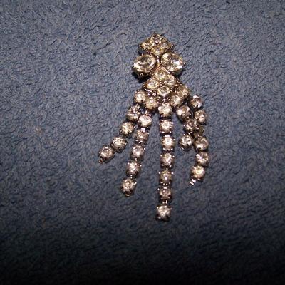 LOT 29 LOVELY VINTAGE RHINESTONE PINS