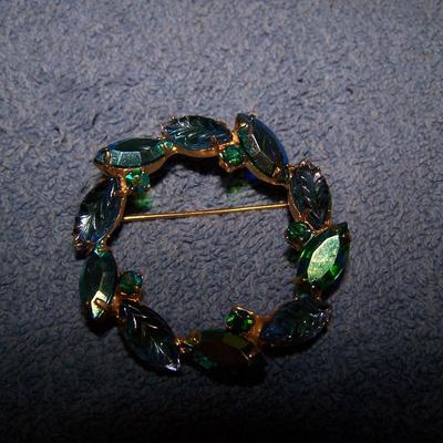 LOT 29 LOVELY VINTAGE RHINESTONE PINS