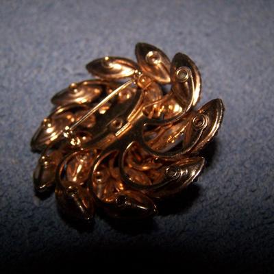 LOT 30 WONDERFUL VINTAGE RHINESTONE PINS