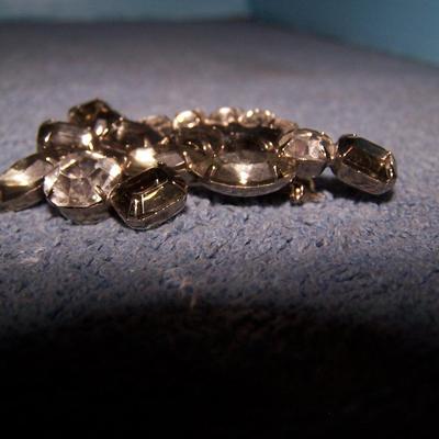 LOT 30 WONDERFUL VINTAGE RHINESTONE PINS