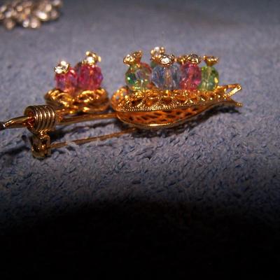 LOT 30 WONDERFUL VINTAGE RHINESTONE PINS
