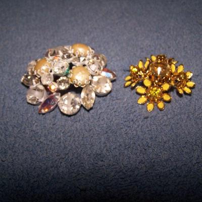 LOT 31 GORGEOUS VINTAGE RHINESTONE PINS SIGNED